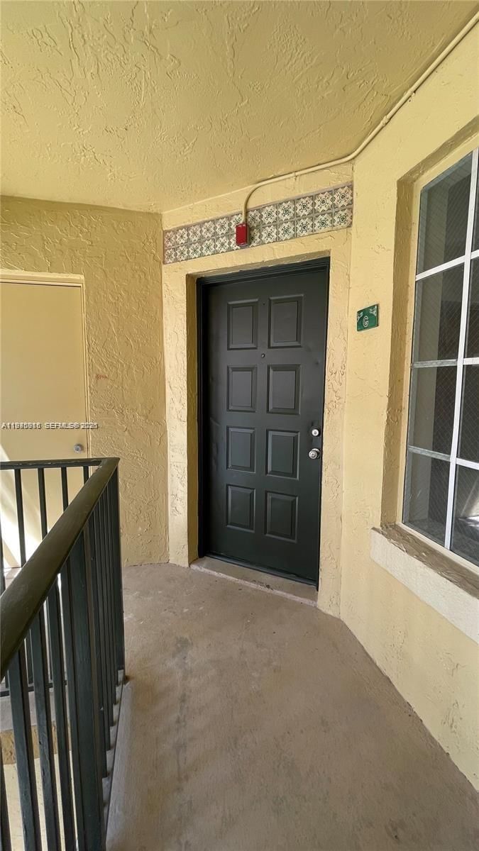 Real estate property located at 18320 68th Ave G, Miami-dade, La Hacienda Country Club, Hialeah, FL