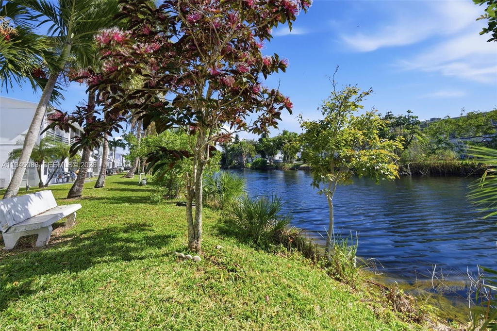Real estate property located at 52 204th St #6, Miami-dade, Ro-mont Gardens Andover C, Miami Gardens, FL