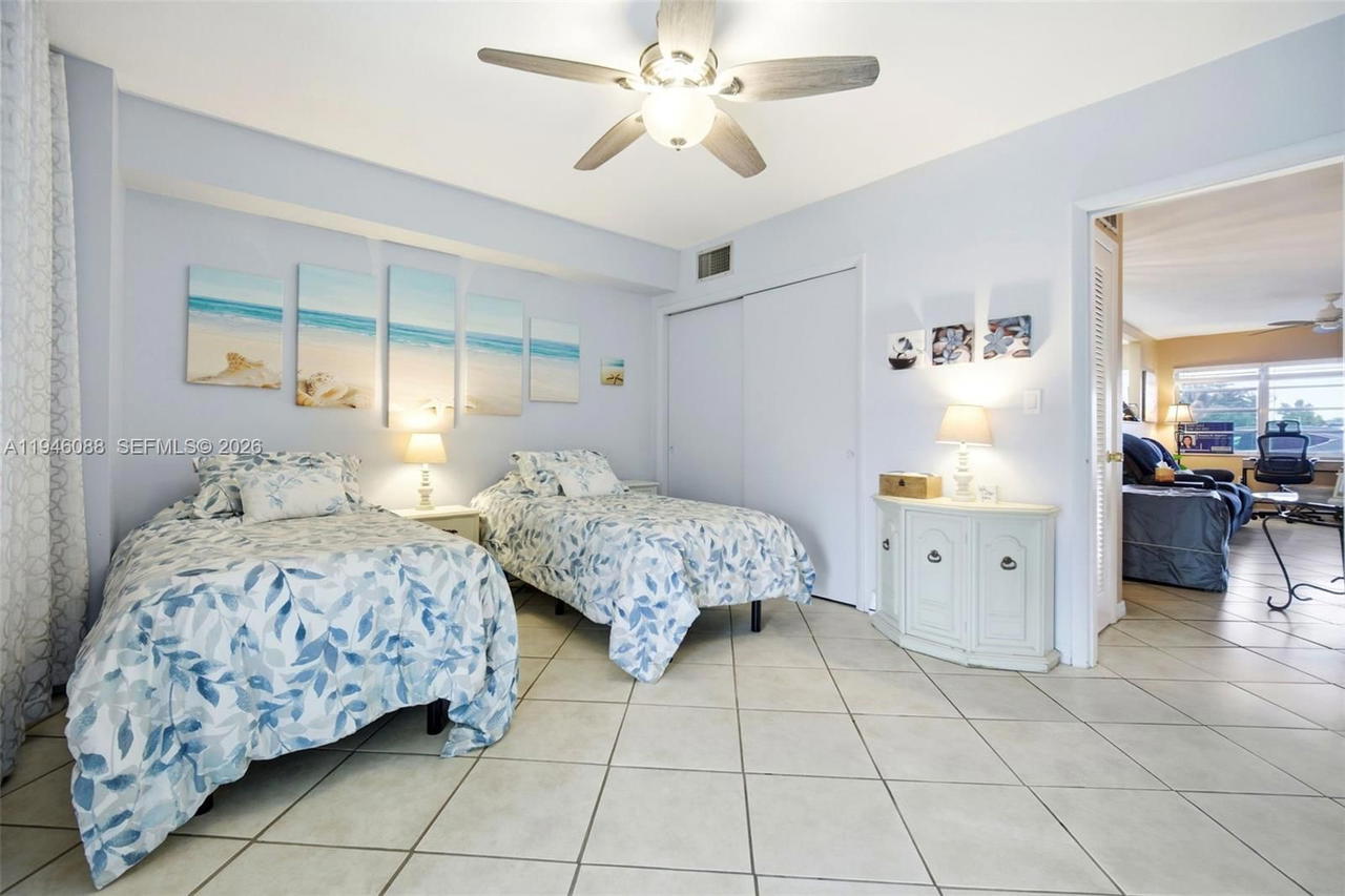 Real estate property located at 52 204th St #6, Miami-dade, Ro-mont Gardens Andover C, Miami Gardens, FL