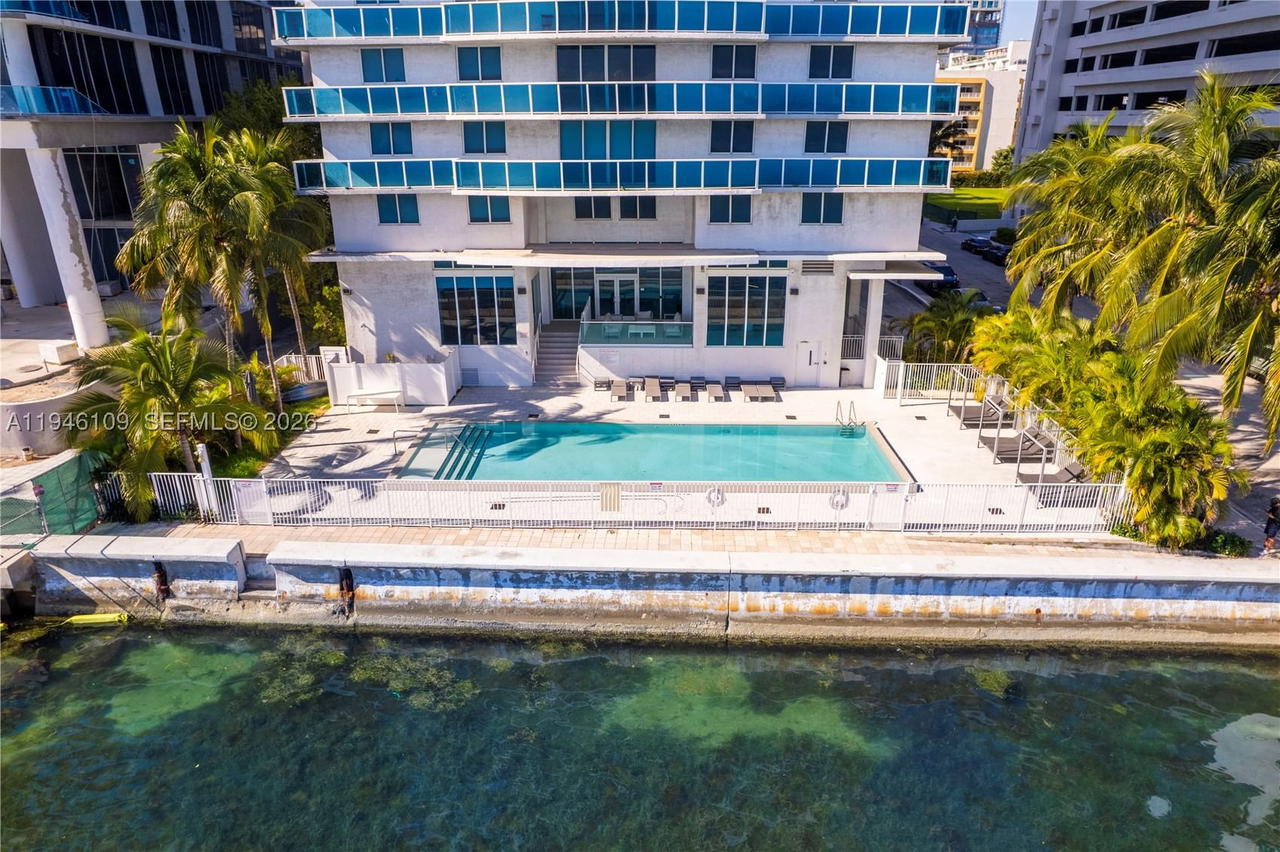 Real estate property located at 700 25th St #2002, Miami-dade, Star Lofts On The Bay Con, Miami, FL