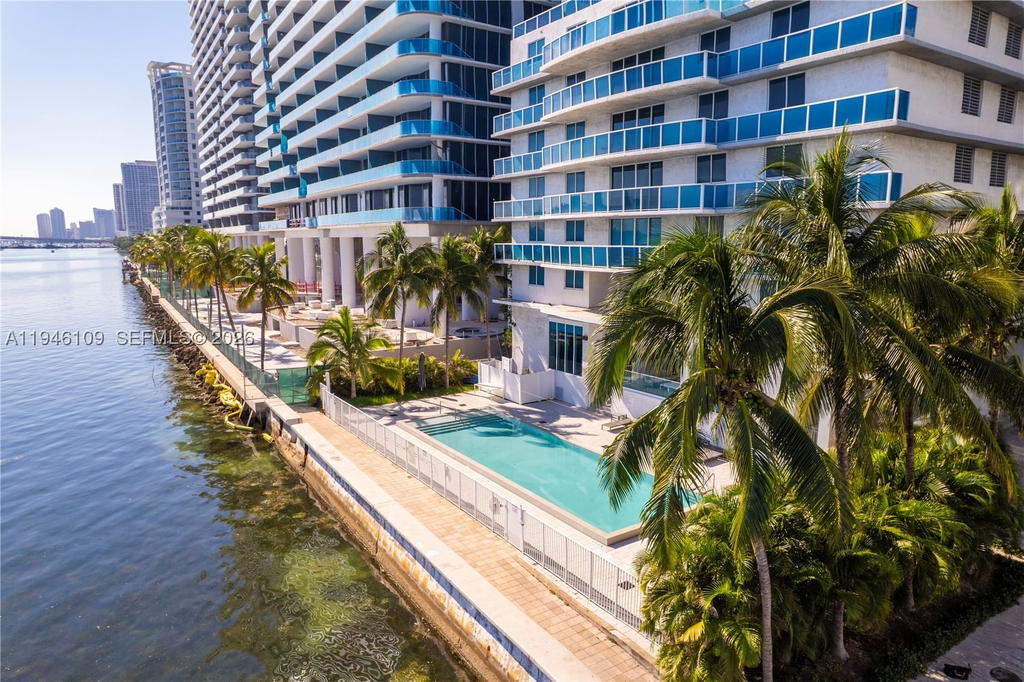 Real estate property located at 700 25th St #2002, Miami-dade, Star Lofts On The Bay Con, Miami, FL