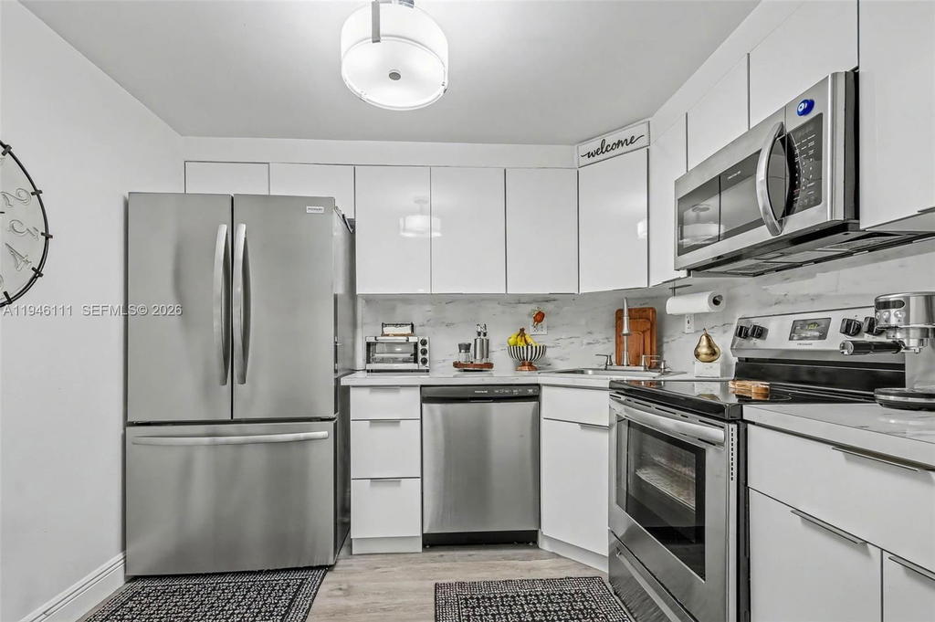 Real estate property located at 6831 14th Ct #403, Miami-dade, Kings Crest Condo, Hialeah, FL