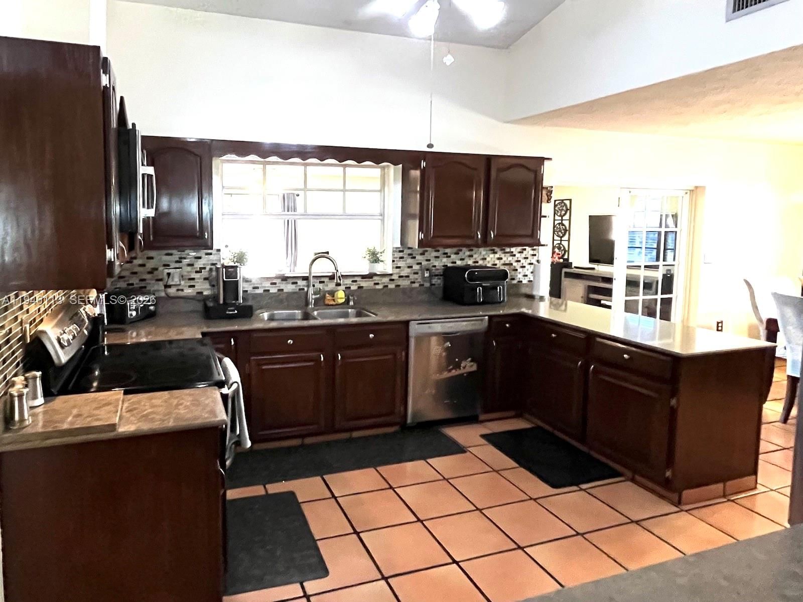 Real estate property located at 16200 284th St, Miami-dade, Redlands Mansions, Homestead, FL