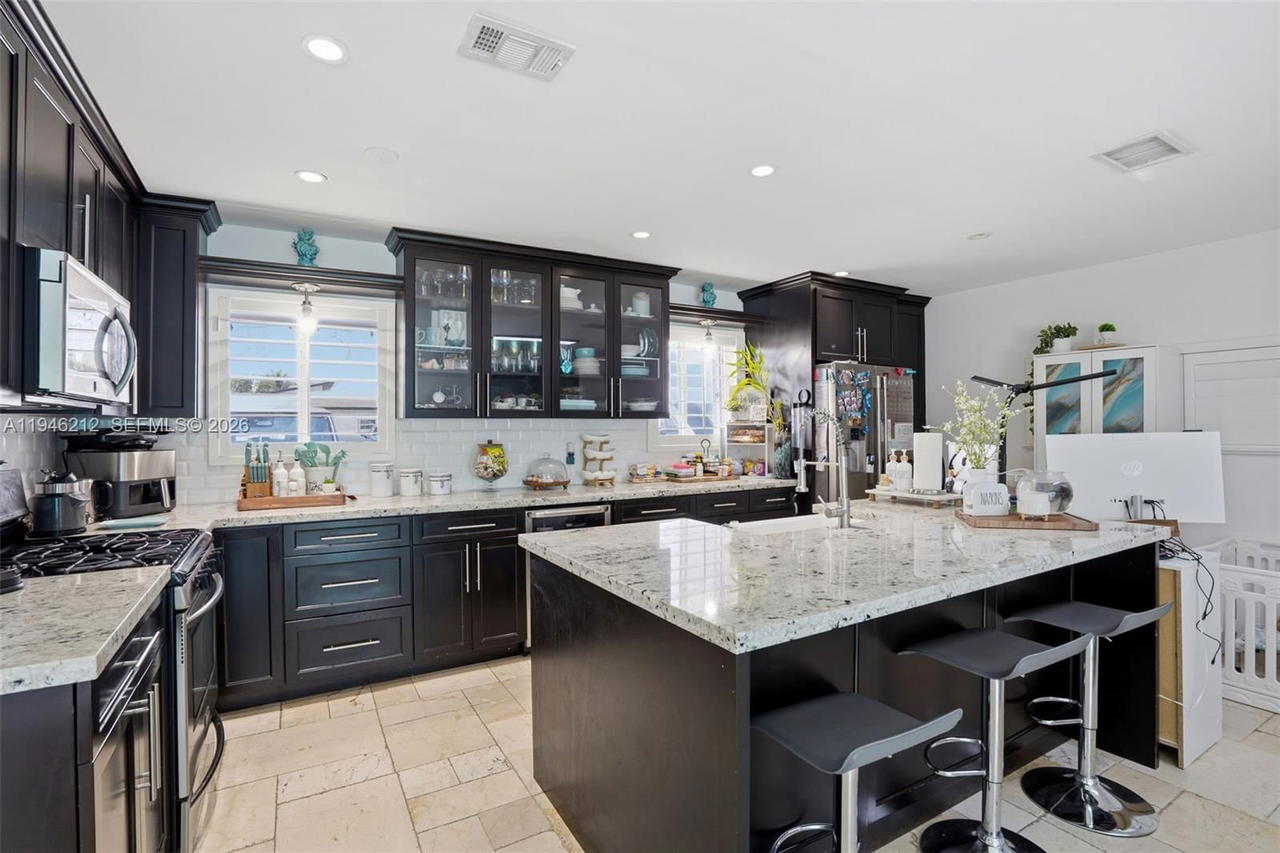 Real estate property located at 4335 98th Ct, Miami-dade, Plat Of Camner Terr, Miami, FL