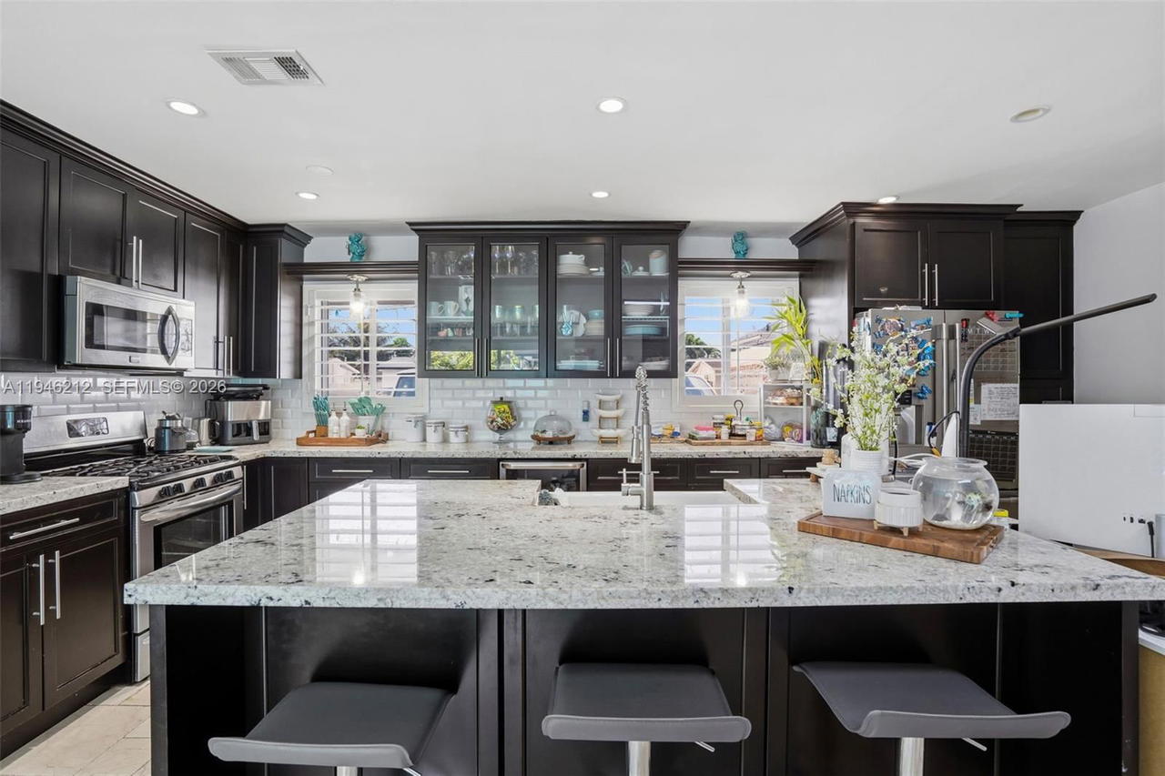 Real estate property located at 4335 98th Ct, Miami-dade, Plat Of Camner Terr, Miami, FL