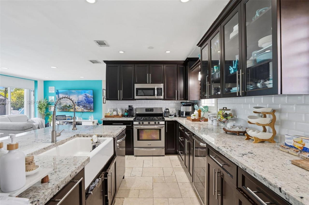 Real estate property located at 4335 98th Ct, Miami-dade, Plat Of Camner Terr, Miami, FL