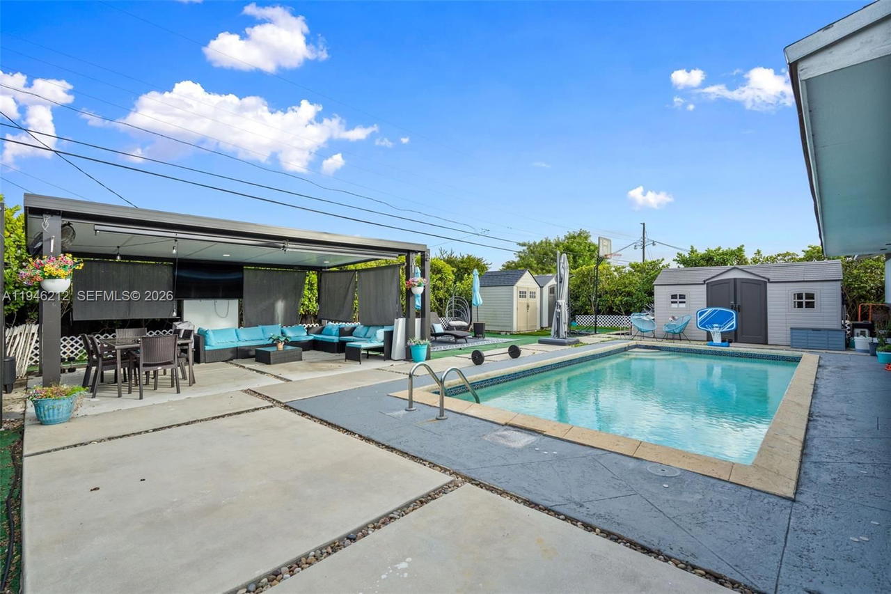 Real estate property located at 4335 98th Ct, Miami-dade, Plat Of Camner Terr, Miami, FL