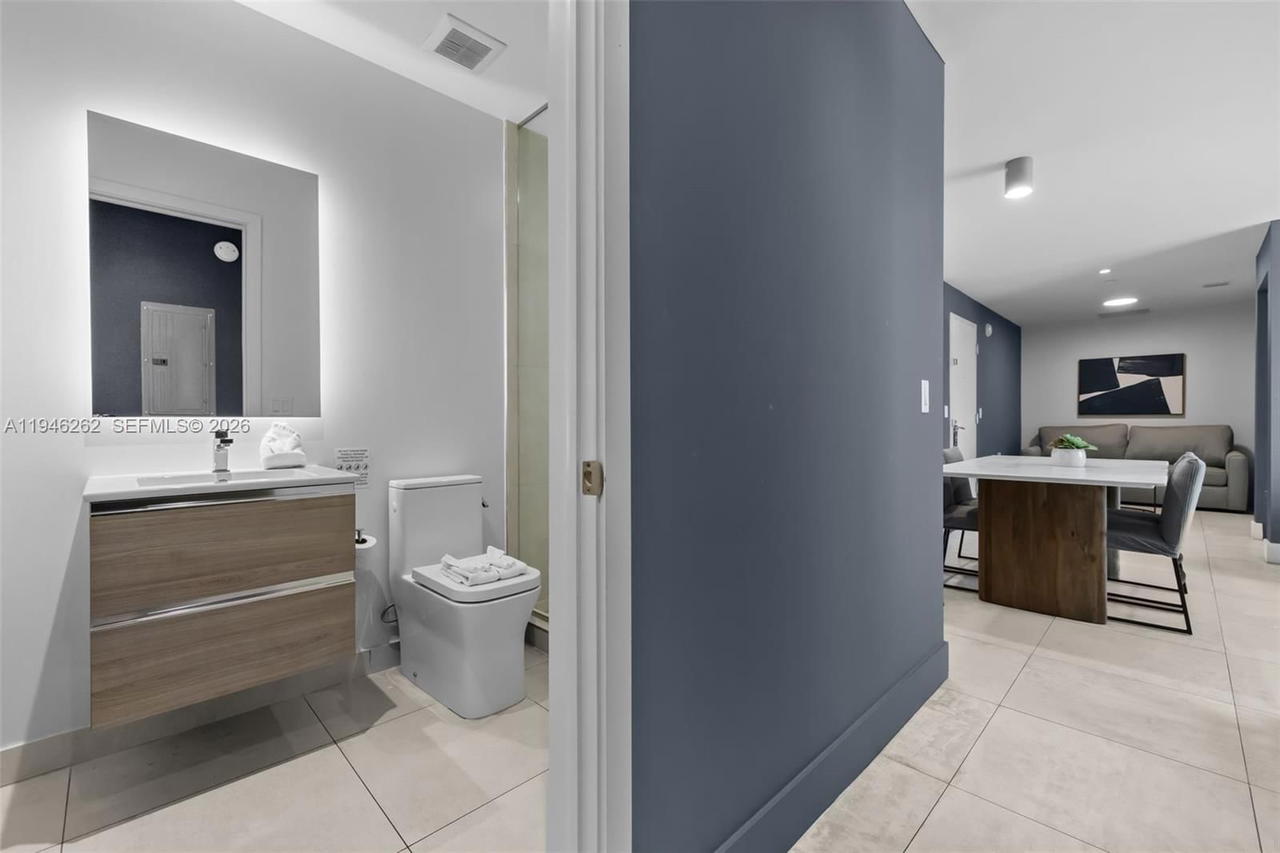 Real estate property located at 239 9th St #2303, Miami-dade, Smart Brickell, Miami, FL