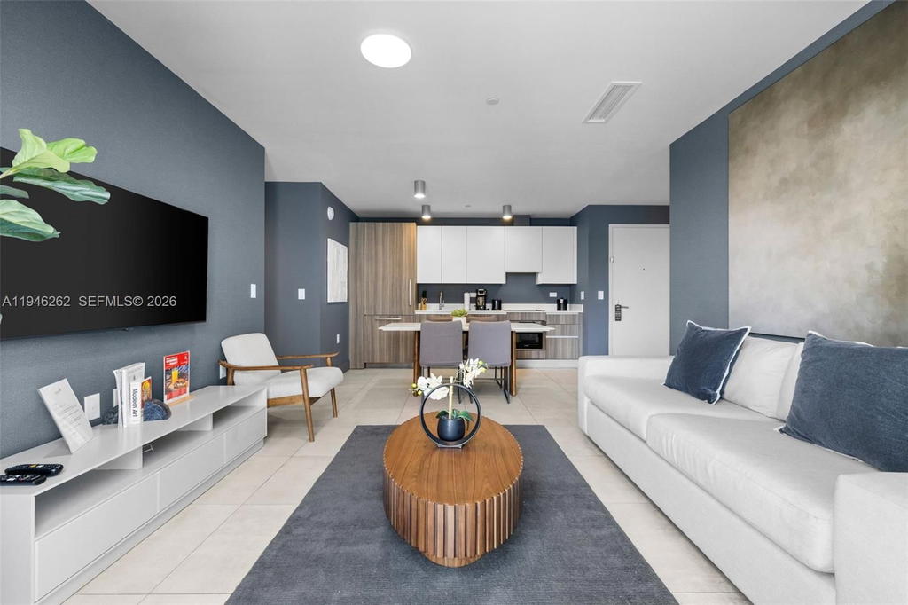 Real estate property located at 239 9th St #2303, Miami-dade, Smart Brickell, Miami, FL