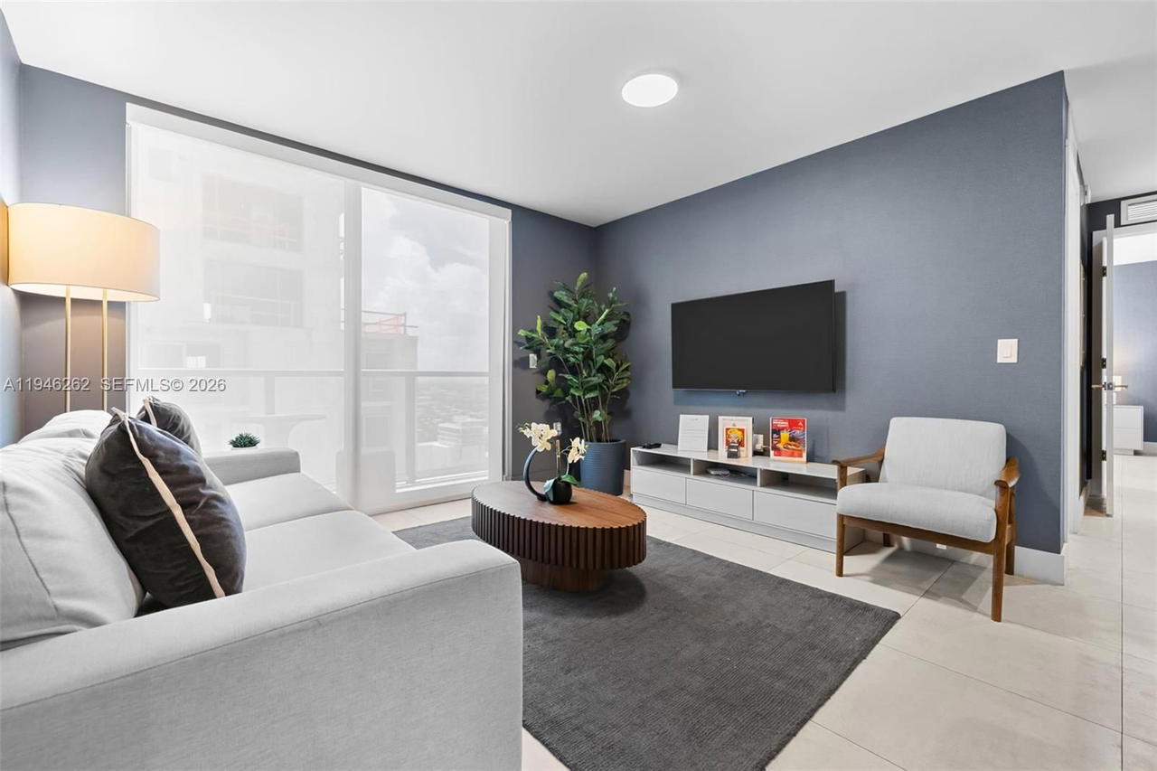 Real estate property located at 239 9th St #2303, Miami-dade, Smart Brickell, Miami, FL