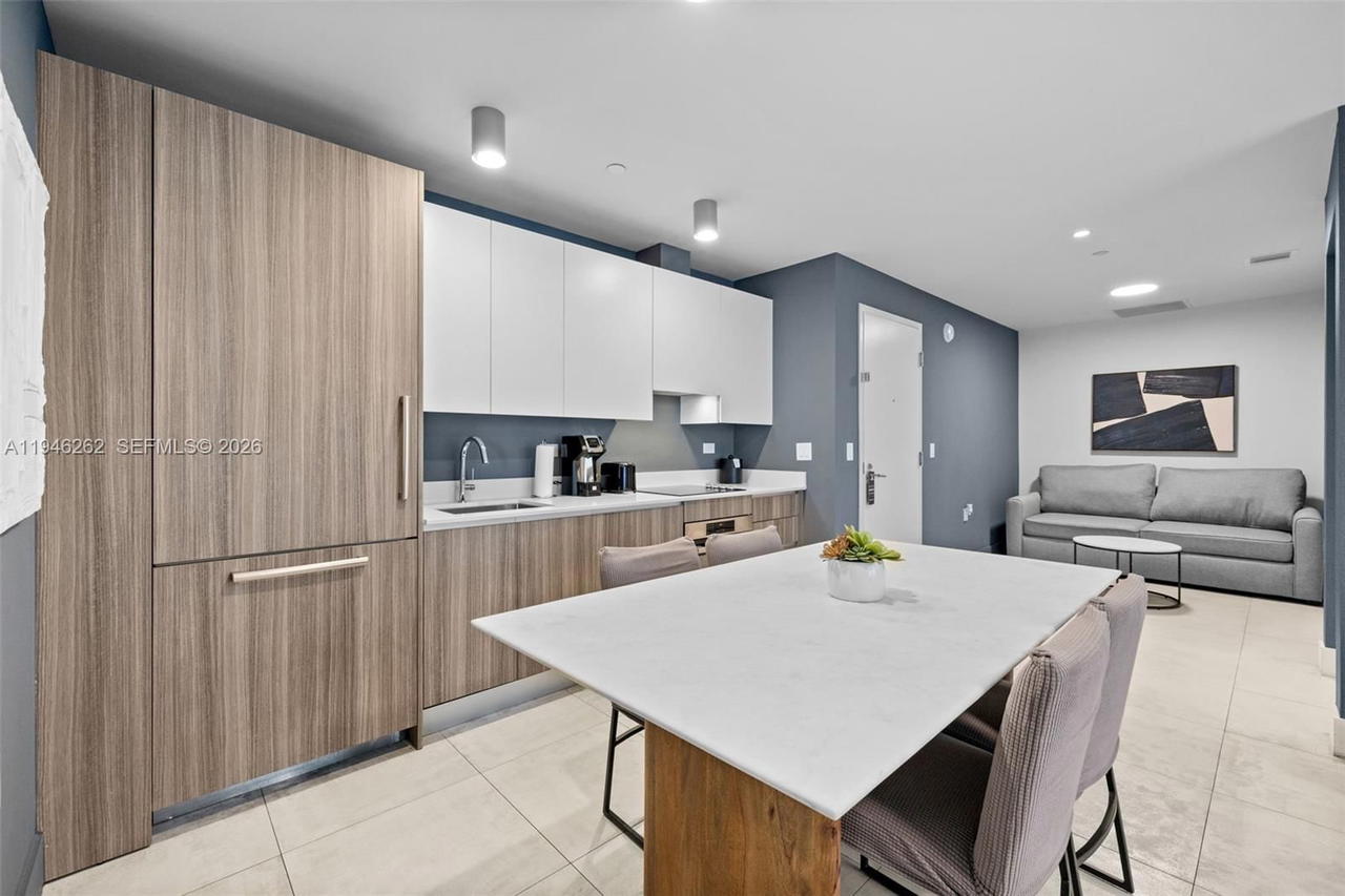 Real estate property located at 239 9th St #2303, Miami-dade, Smart Brickell, Miami, FL