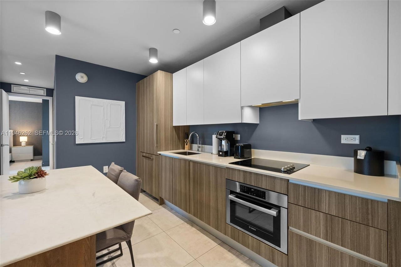 Real estate property located at 239 9th St #2303, Miami-dade, Smart Brickell, Miami, FL