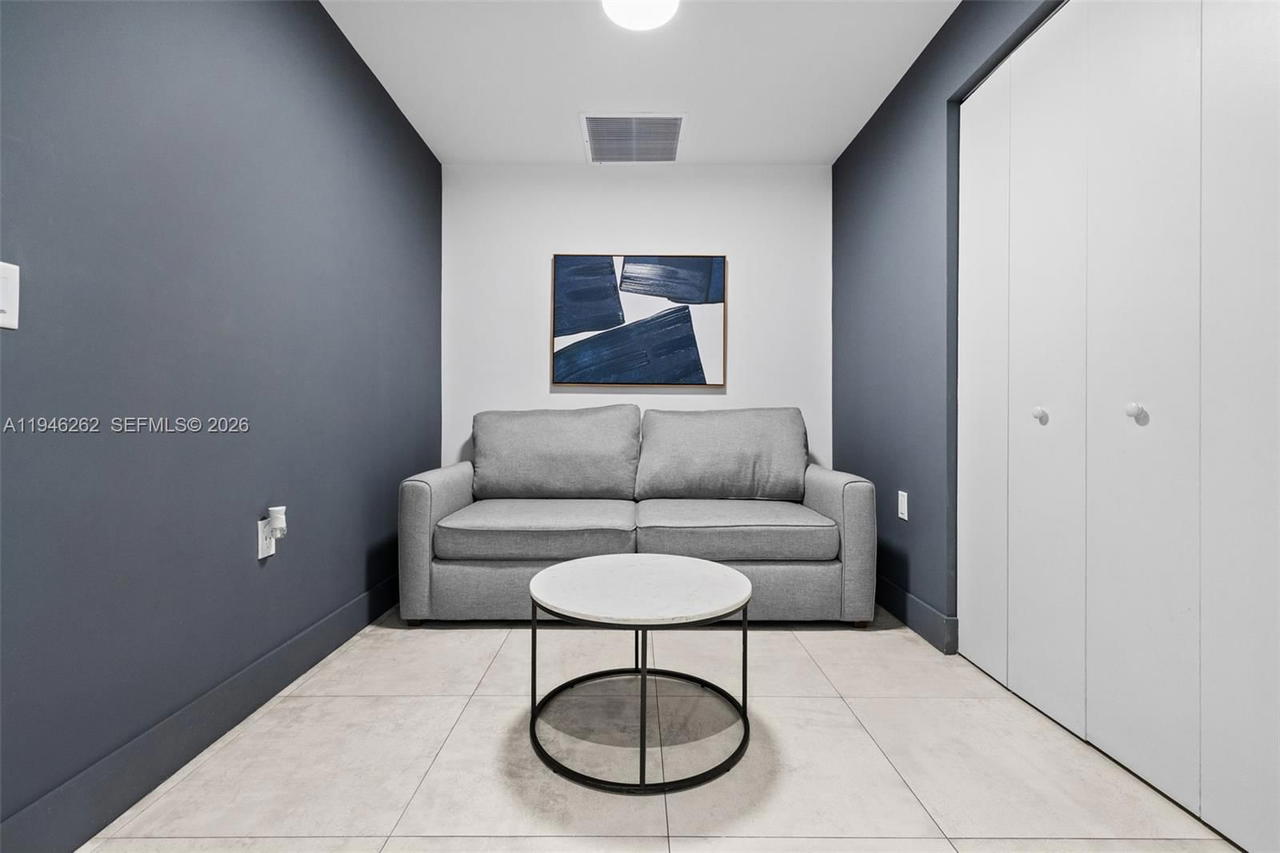 Real estate property located at 239 9th St #2303, Miami-dade, Smart Brickell, Miami, FL