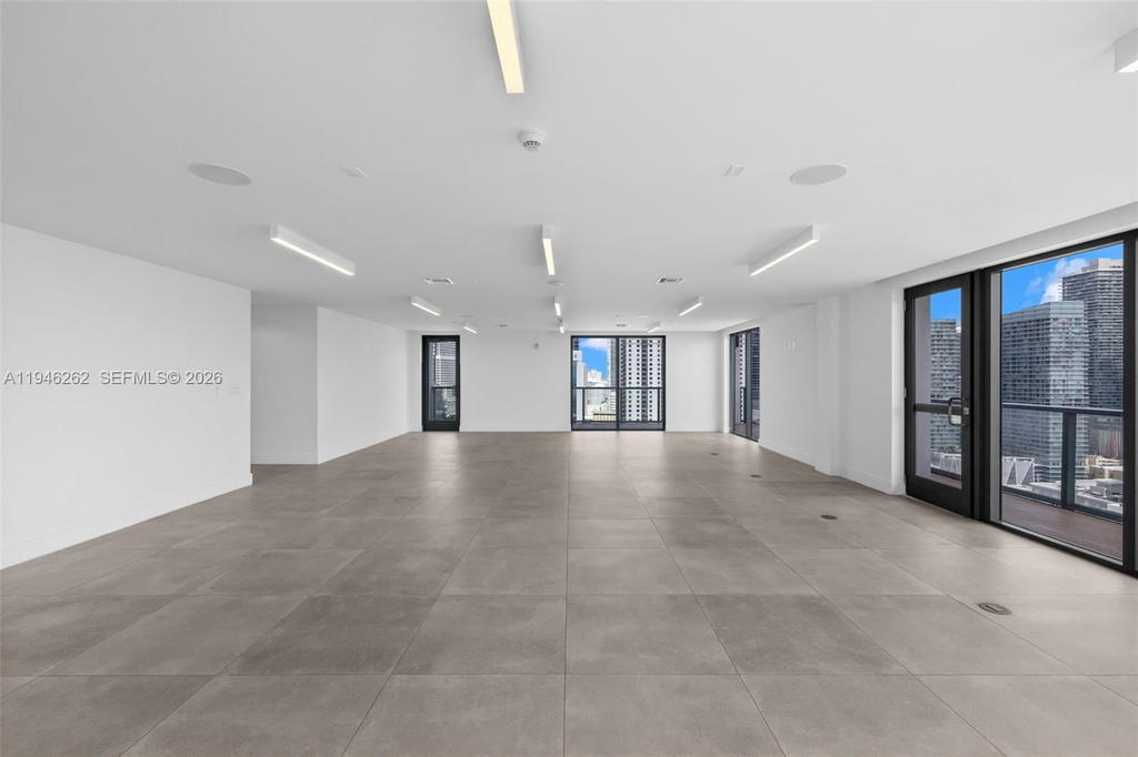 Real estate property located at 239 9th St #2303, Miami-dade, Smart Brickell, Miami, FL