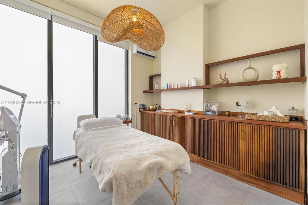 Real estate property located at 239 9th St #2303, Miami-dade, Smart Brickell, Miami, FL