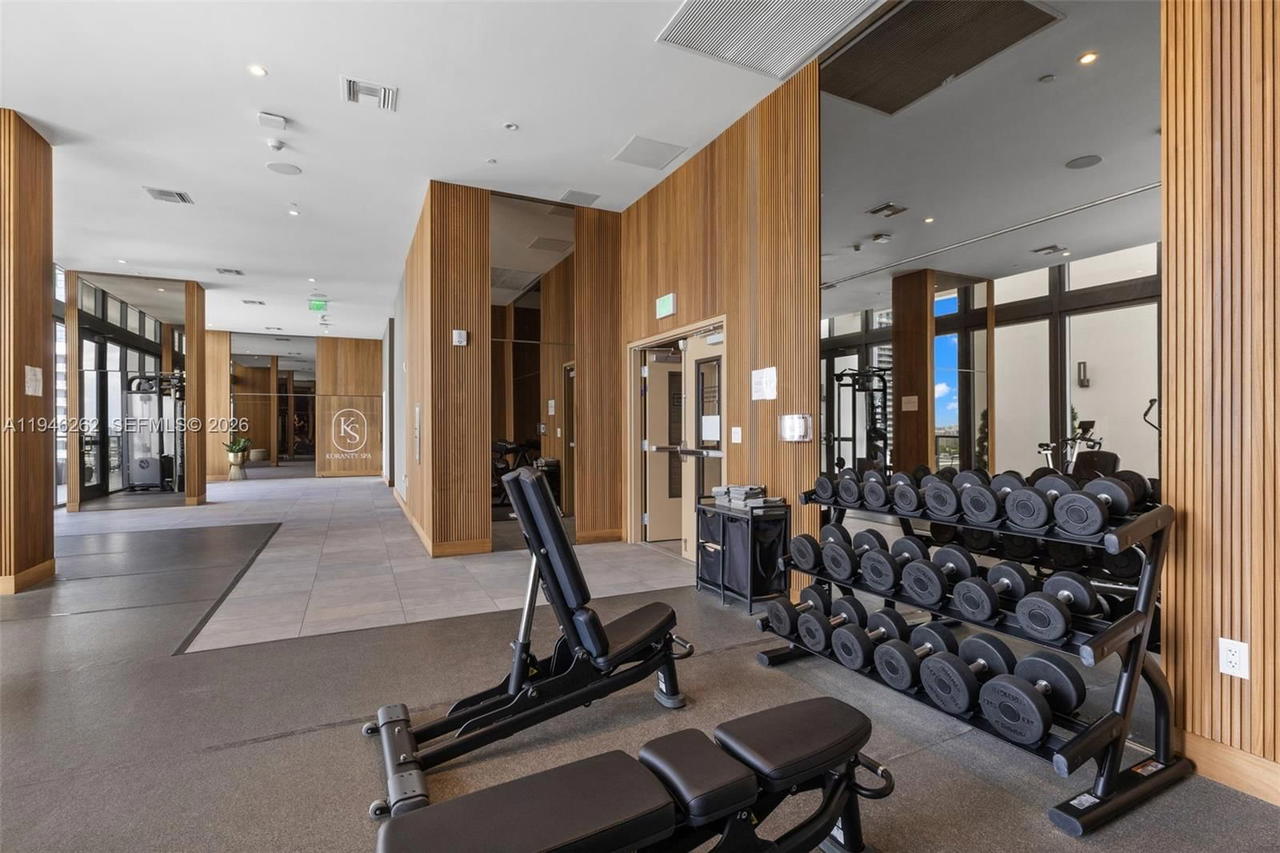 Real estate property located at 239 9th St #2303, Miami-dade, Smart Brickell, Miami, FL