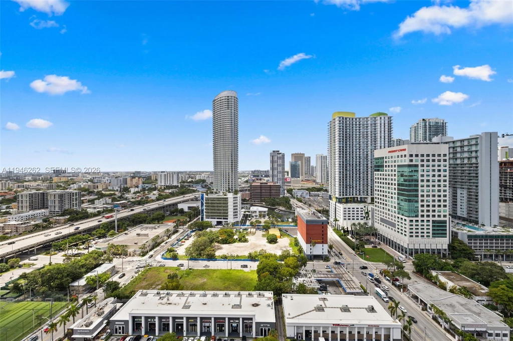 Real estate property located at 239 9th St #2303, Miami-dade, Smart Brickell, Miami, FL