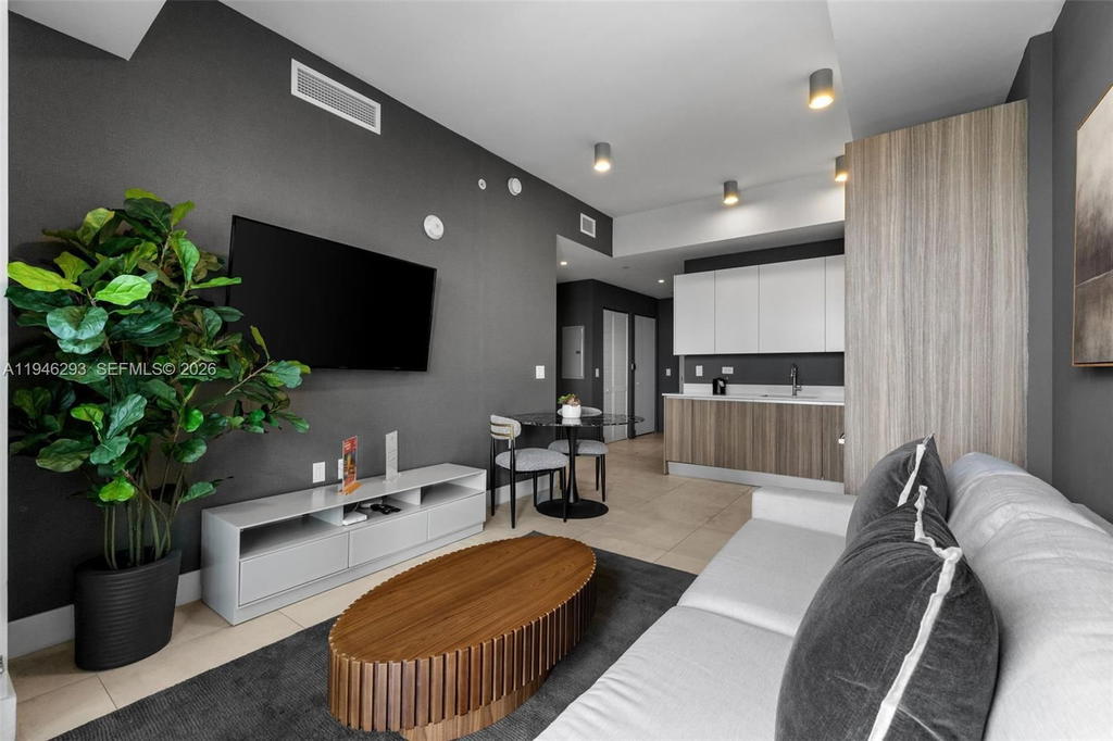 Real estate property located at 239 9th St #1604, Miami-dade, Smart Brickell, Miami, FL