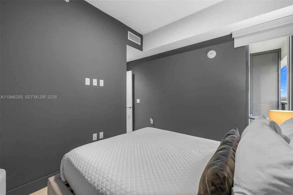 Real estate property located at 239 9th St #1604, Miami-dade, Smart Brickell, Miami, FL