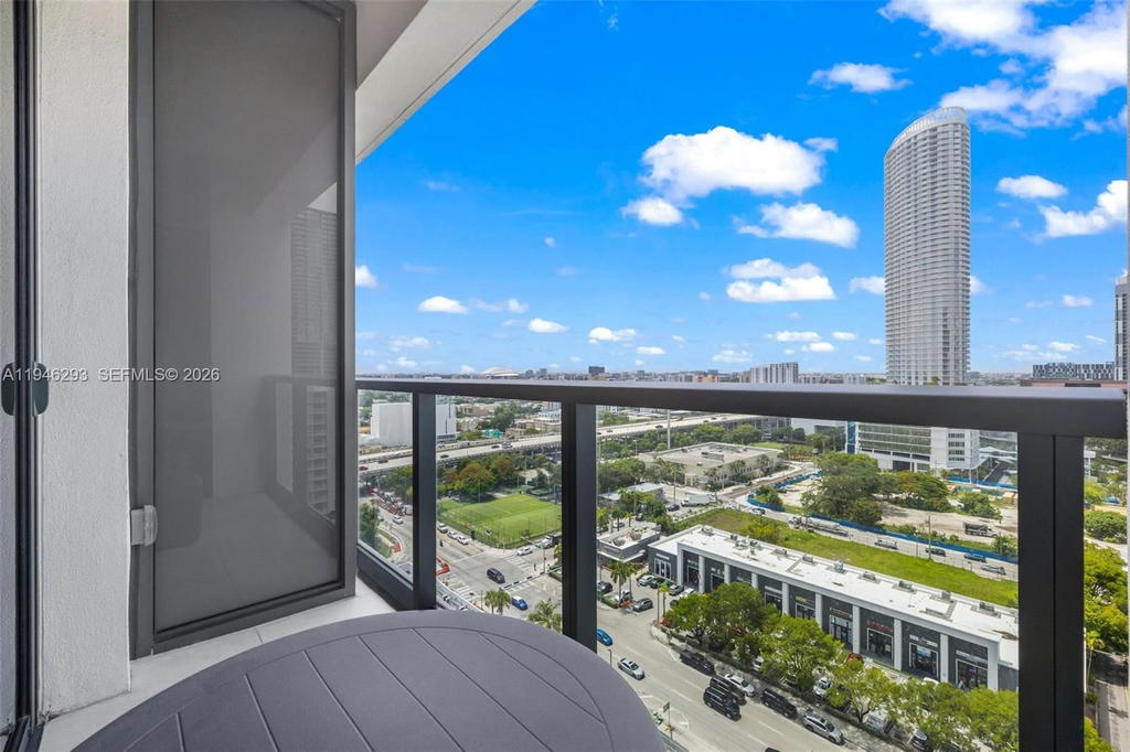 Real estate property located at 239 9th St #1604, Miami-dade, Smart Brickell, Miami, FL