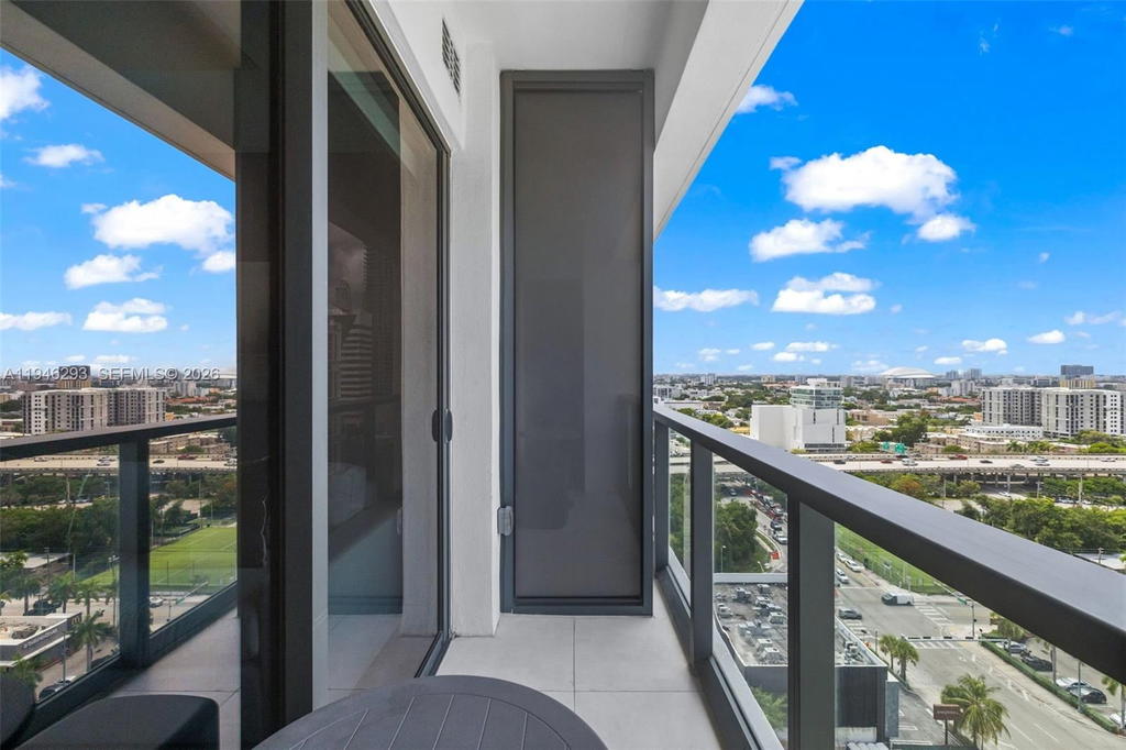 Real estate property located at 239 9th St #1604, Miami-dade, Smart Brickell, Miami, FL