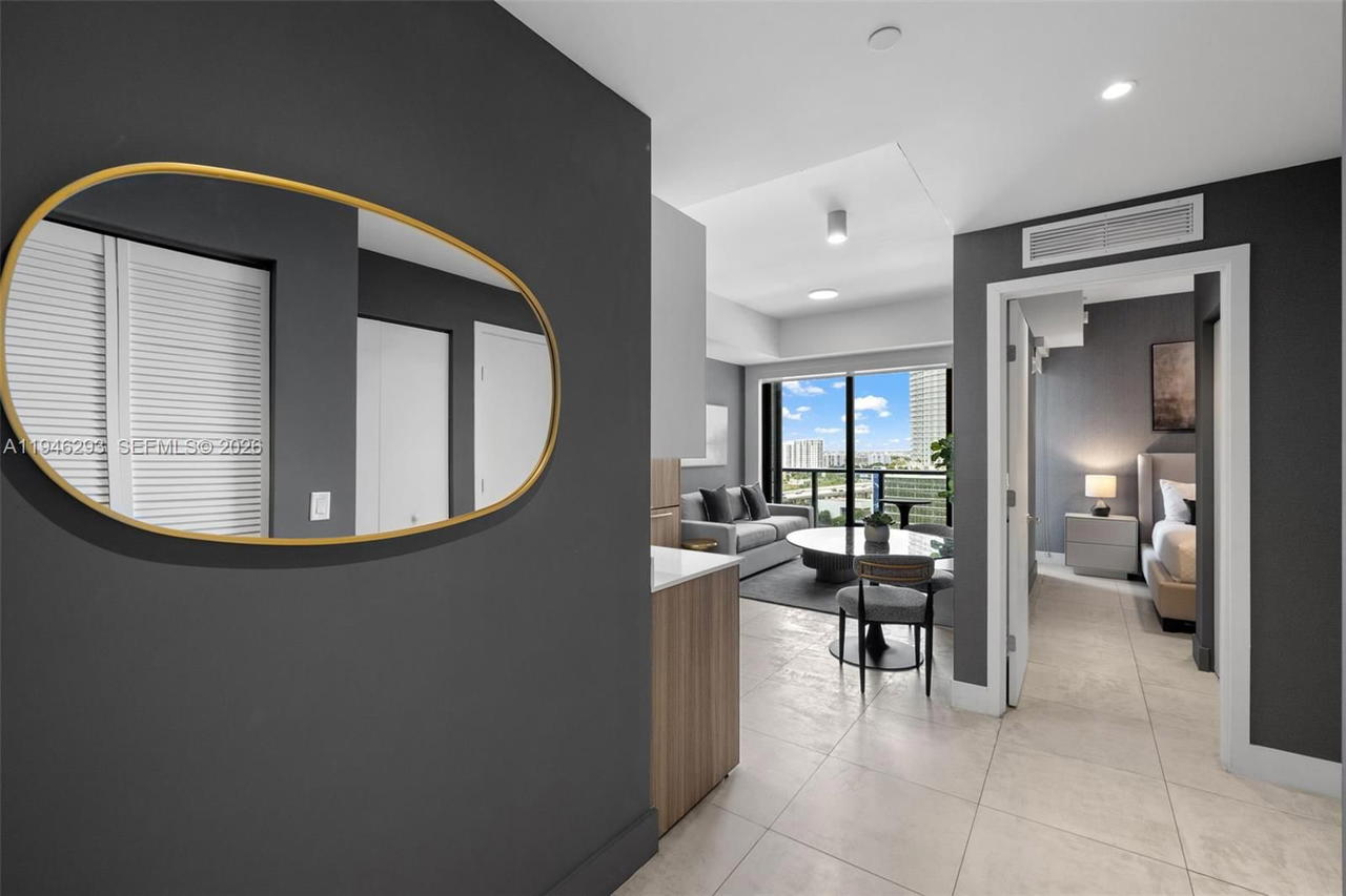 Real estate property located at 239 9th St #1604, Miami-dade, Smart Brickell, Miami, FL