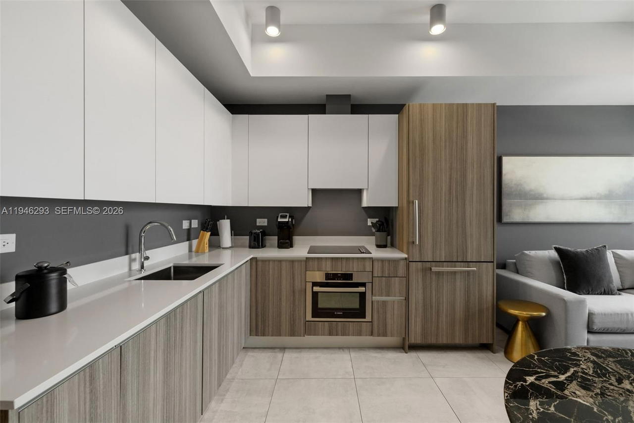 Real estate property located at 239 9th St #1604, Miami-dade, Smart Brickell, Miami, FL