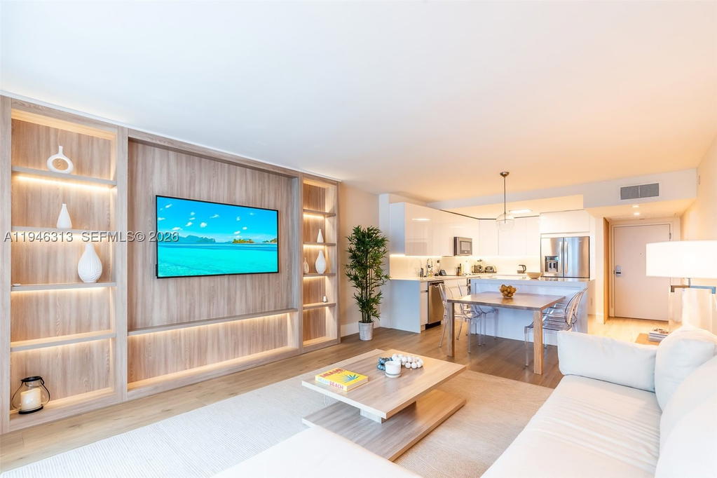 Real estate property located at 2301 Collins Ave #719, Miami-dade, Roney Palace Condo, Miami Beach, FL