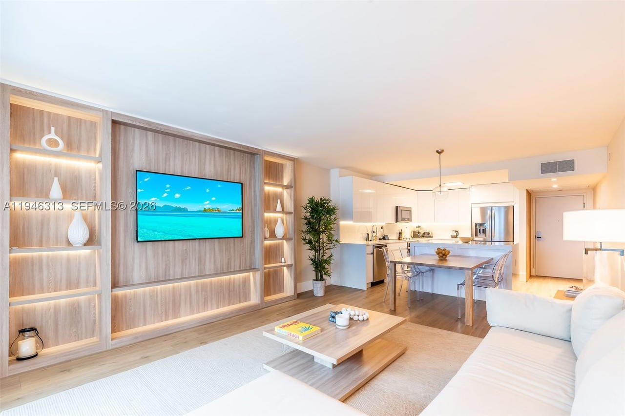 Real estate property located at 2301 Collins Ave #719, Miami-dade, Roney Palace Condo, Miami Beach, FL