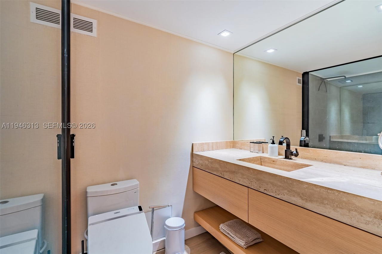 Real estate property located at 2301 Collins Ave #719, Miami-dade, Roney Palace Condo, Miami Beach, FL