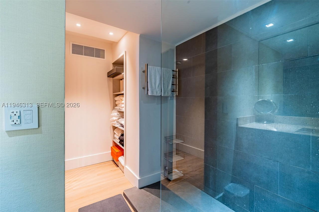 Real estate property located at 2301 Collins Ave #719, Miami-dade, Roney Palace Condo, Miami Beach, FL