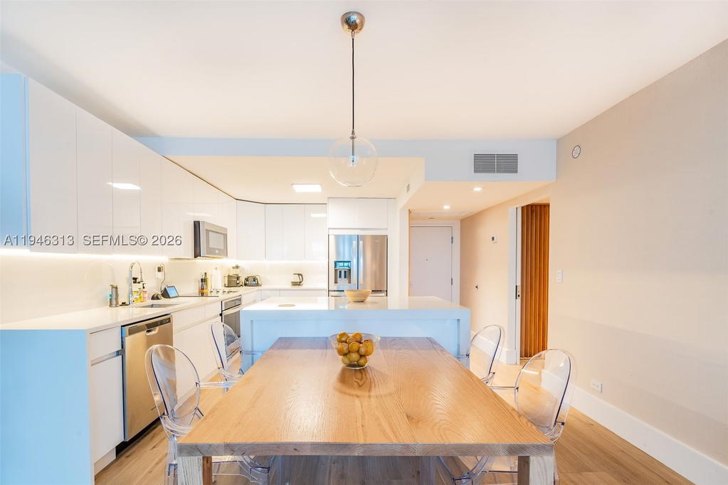 Real estate property located at 2301 Collins Ave #719, Miami-dade, Roney Palace Condo, Miami Beach, FL