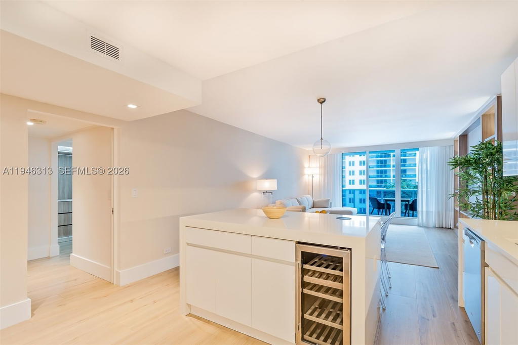 Real estate property located at 2301 Collins Ave #719, Miami-dade, Roney Palace Condo, Miami Beach, FL