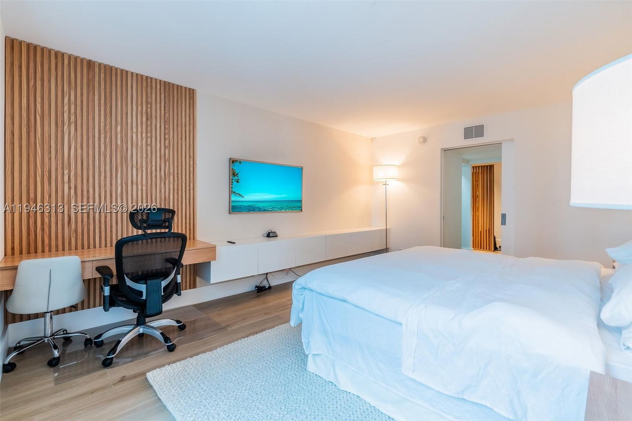 Real estate property located at 2301 Collins Ave #719, Miami-dade, Roney Palace Condo, Miami Beach, FL