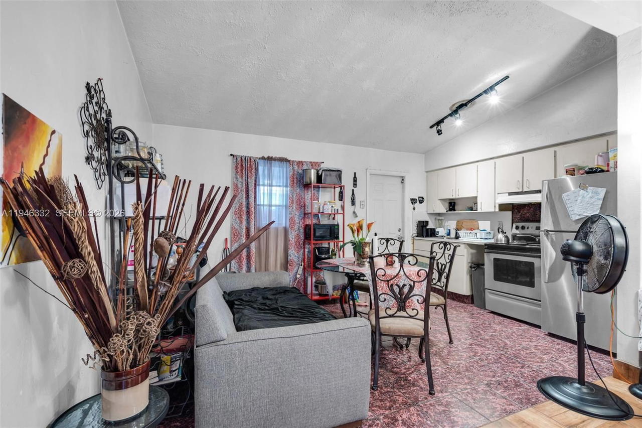 Real estate property located at 8400 24th Ct, Miami-dade, Bertha Park, Miami, FL