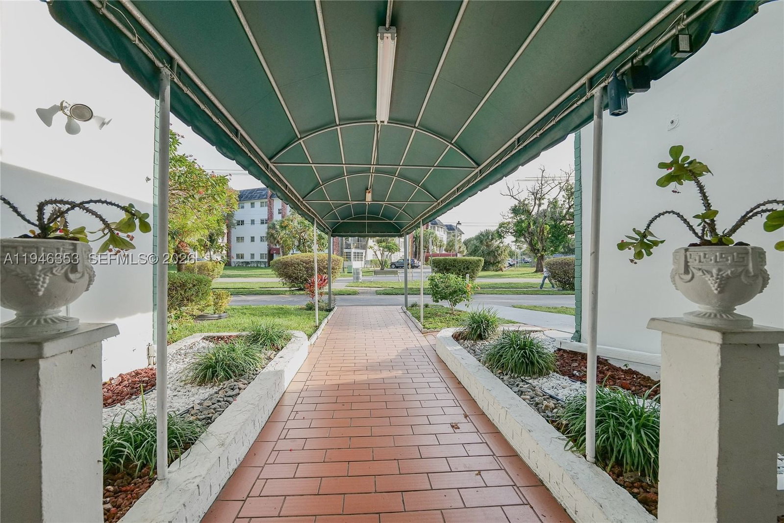 Real estate property located at 4751 21st St #211, Broward, Castle Apartments 12 Cond, Lauderhill, FL