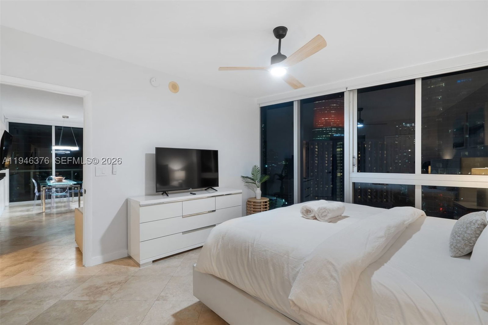 Real estate property located at 485 Brickell Ave #1804, Miami-dade, Icon Brickell Condo No 3, Miami, FL