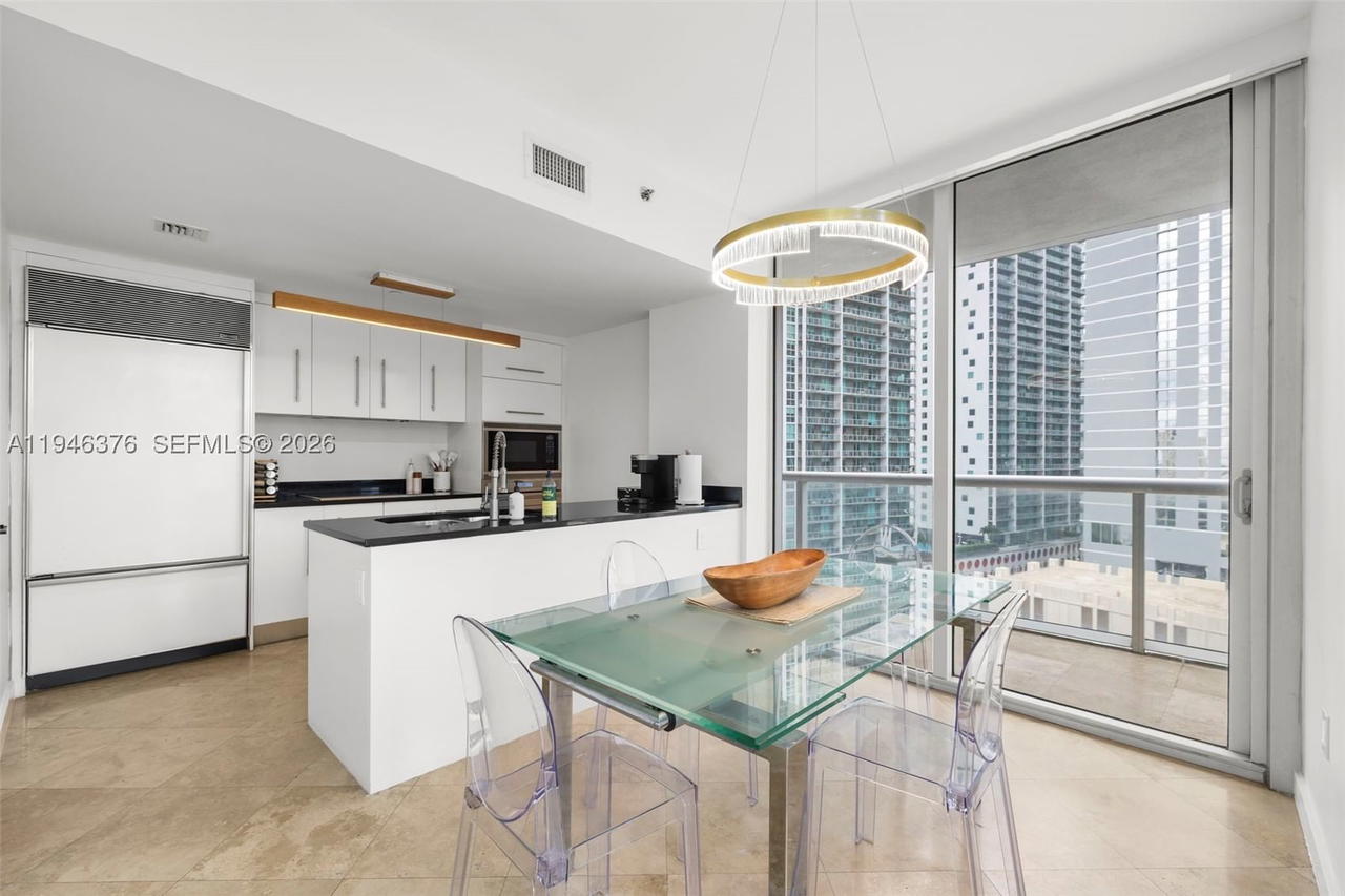 Real estate property located at 485 Brickell Ave #1804, Miami-dade, Icon Brickell Condo No 3, Miami, FL