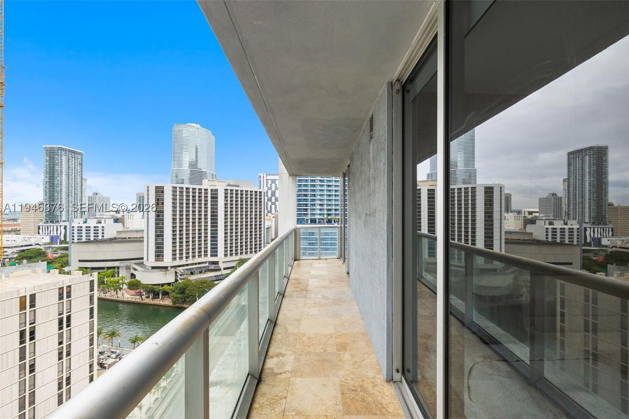 Real estate property located at 485 Brickell Ave #1804, Miami-dade, Icon Brickell Condo No 3, Miami, FL