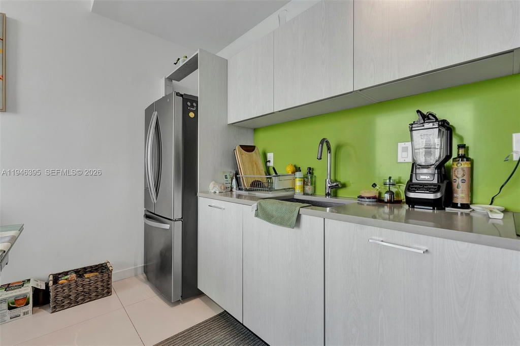 Real estate property located at 501 31 #4305, Miami-dade, Paraiso Bayviews, Miami, FL