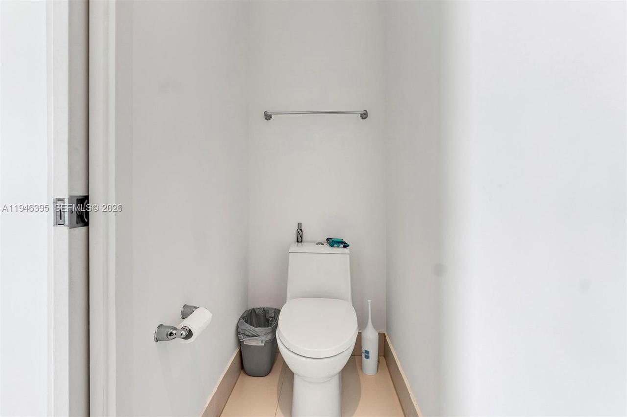 Real estate property located at 501 31 #4305, Miami-dade, Paraiso Bayviews, Miami, FL