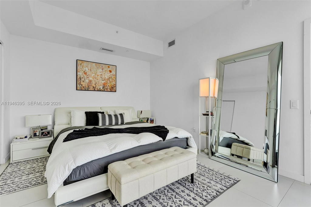 Real estate property located at 501 31 #4305, Miami-dade, Paraiso Bayviews, Miami, FL