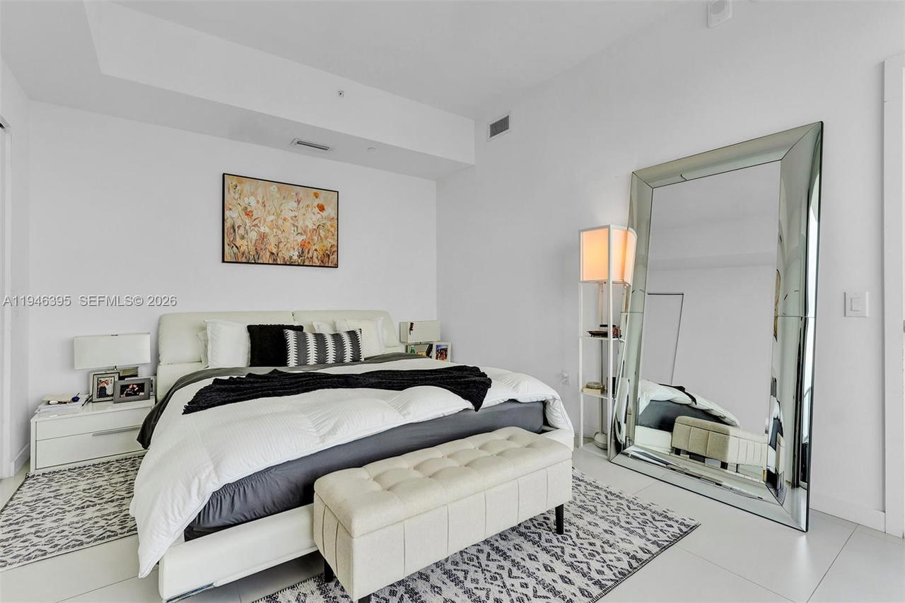 Real estate property located at 501 31 #4305, Miami-dade, Paraiso Bayviews, Miami, FL