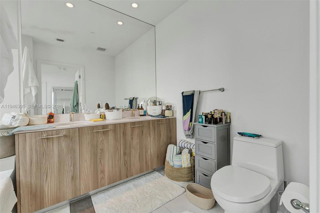 Real estate property located at 501 31 #4305, Miami-dade, Paraiso Bayviews, Miami, FL