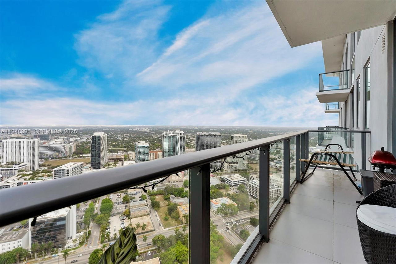 Real estate property located at 501 31 #4305, Miami-dade, Paraiso Bayviews, Miami, FL