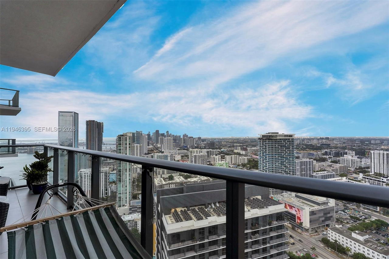 Real estate property located at 501 31 #4305, Miami-dade, Paraiso Bayviews, Miami, FL
