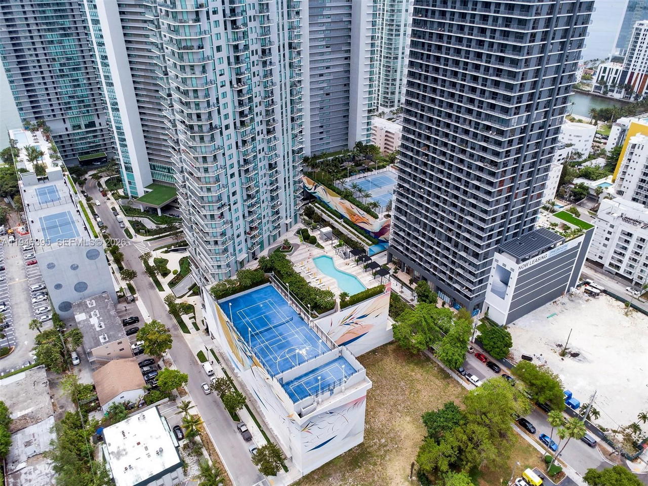 Real estate property located at 501 31 #4305, Miami-dade, Paraiso Bayviews, Miami, FL