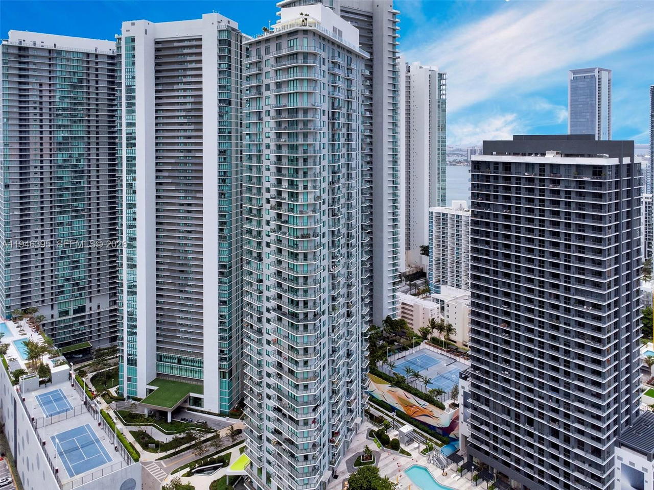 Real estate property located at 501 31 #4305, Miami-dade, Paraiso Bayviews, Miami, FL