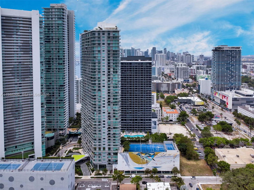 Real estate property located at 501 31 #4305, Miami-dade, Paraiso Bayviews, Miami, FL