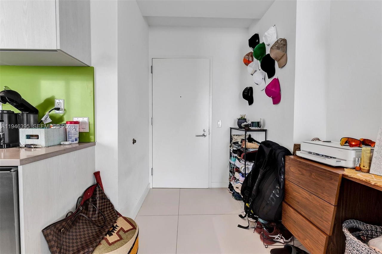 Real estate property located at 501 31 #4305, Miami-dade, Paraiso Bayviews, Miami, FL